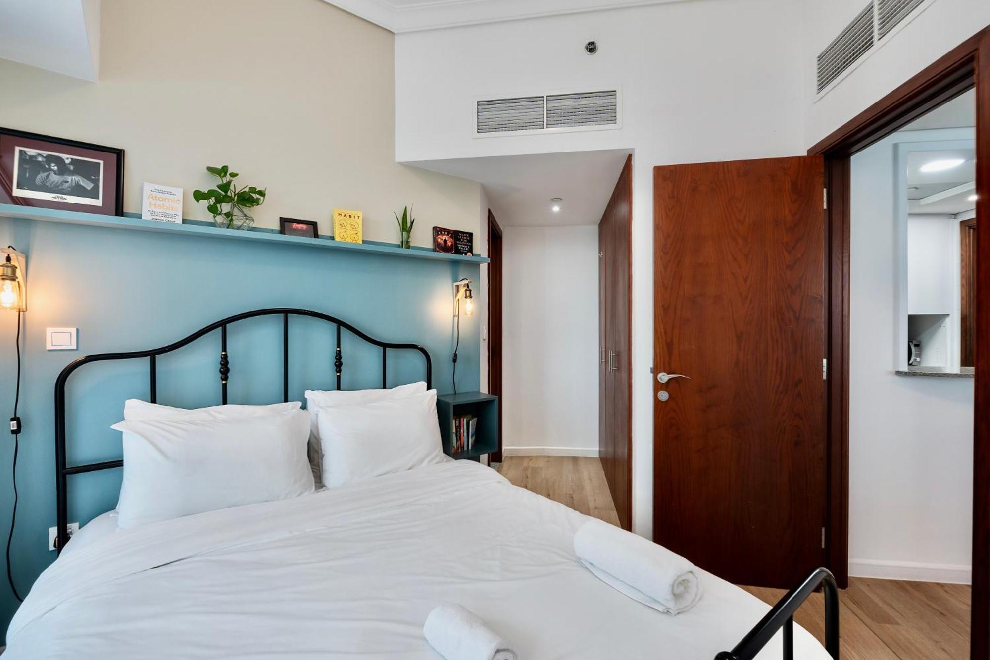 Apartment Next To Metro Unique 2bed Wlarge Balcony Dubai