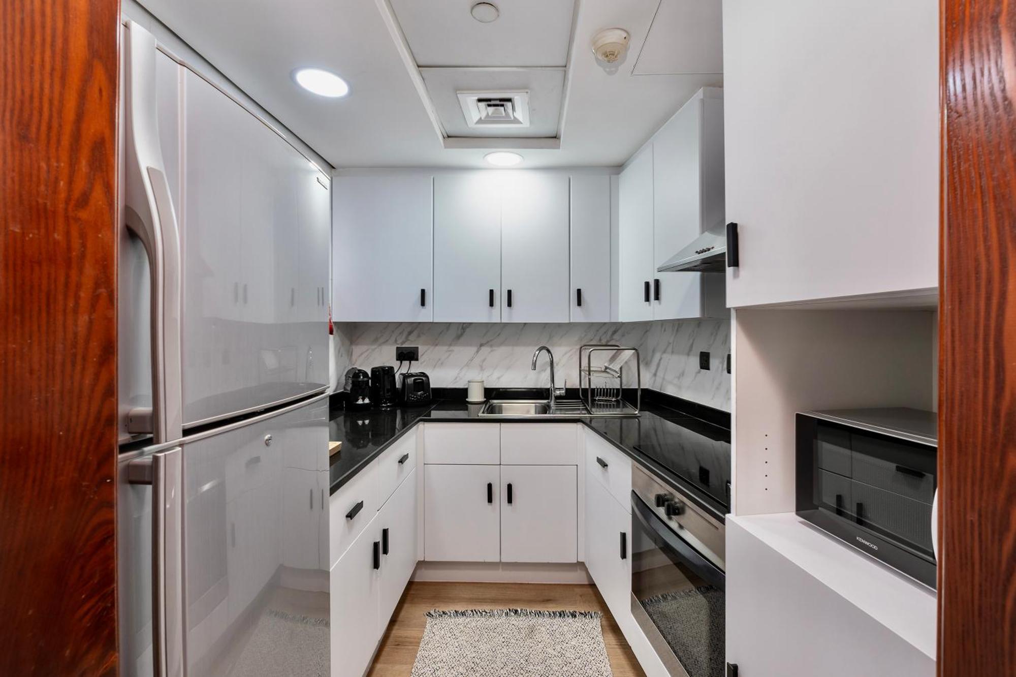 Apartment Next To Metro Unique 2bed Wlarge Balcony