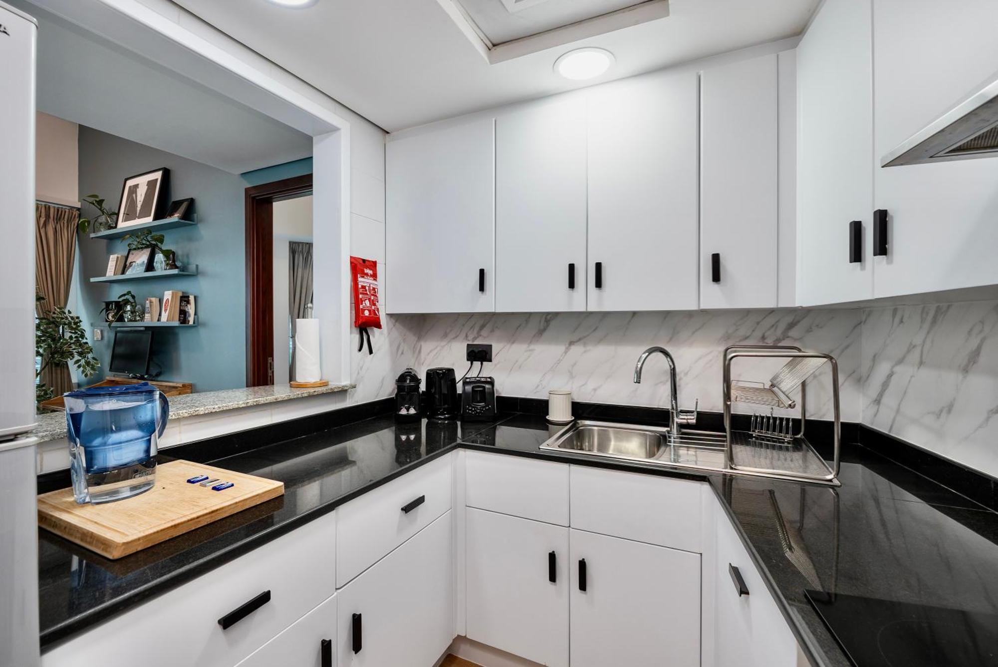 Apartment Next To Metro Unique 2bed Wlarge Balcony *