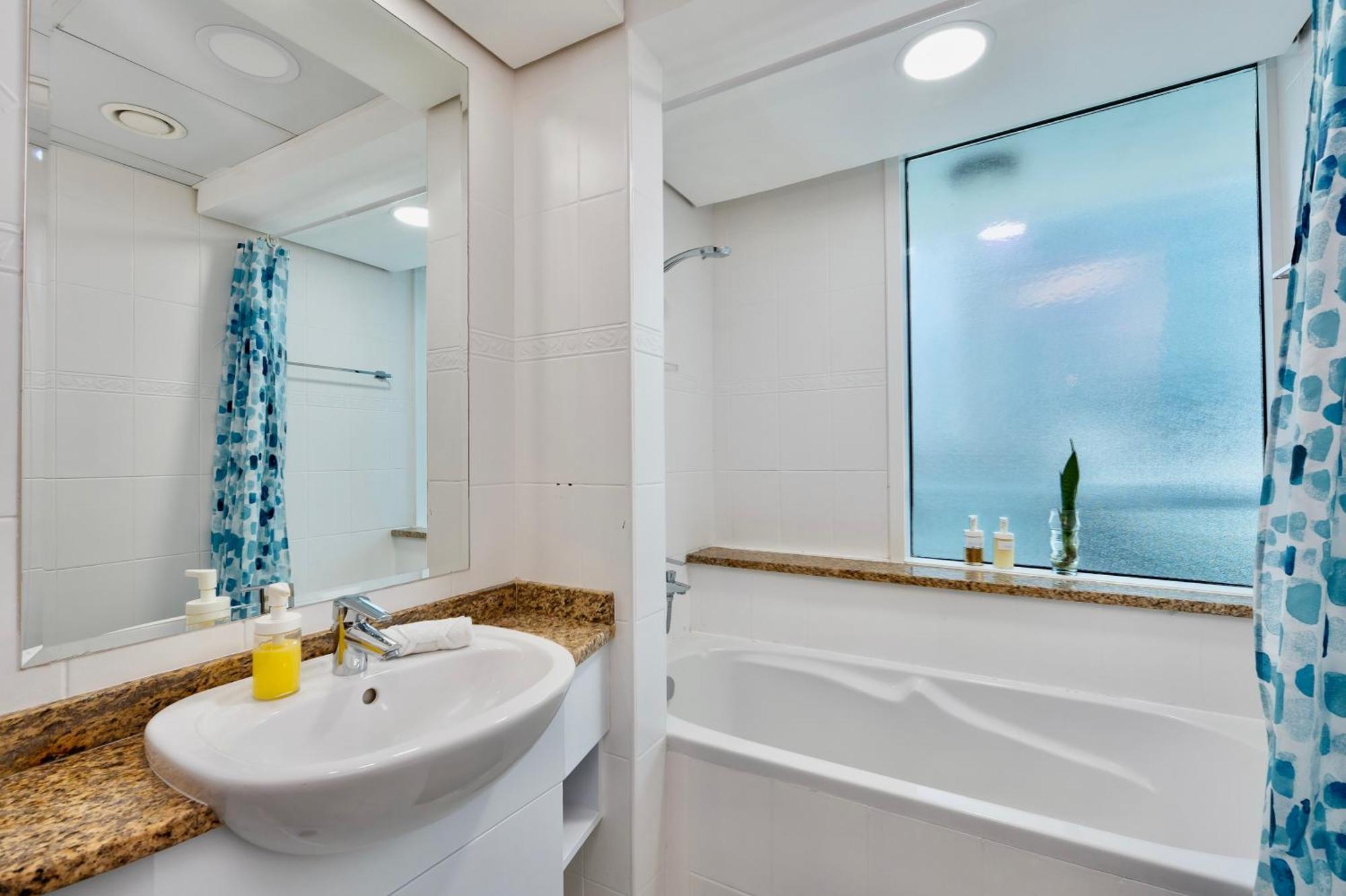 Next To Metro Unique 2bed Wlarge Balcony Apartment *